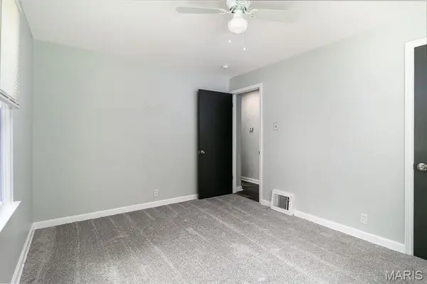 10212 Surf DR, Bellefontaine Nghbrs, MO 63137