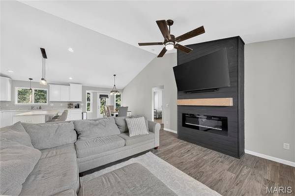 178 Austin Oaks DR, Moscow Mills, MO 63362