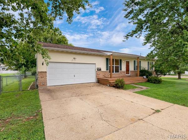 610 Falcon DR, Sullivan, MO 63080