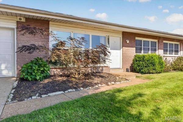 1805 Flicker DR, Florissant, MO 63031