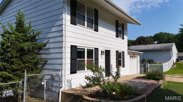 2421 Cambridge RD, High Ridge, MO 63049