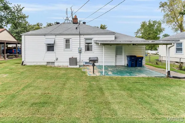 3138 Pearl Harbor DR, St Ann, MO 63074