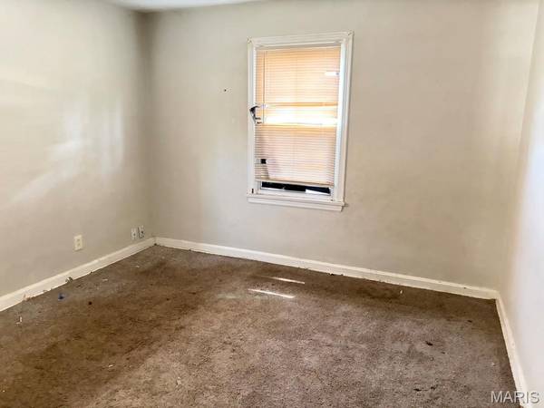 4713 Begg BLVD, Normandy, MO 63121