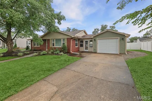 677 S Moore ST, Nashville, IL 62263