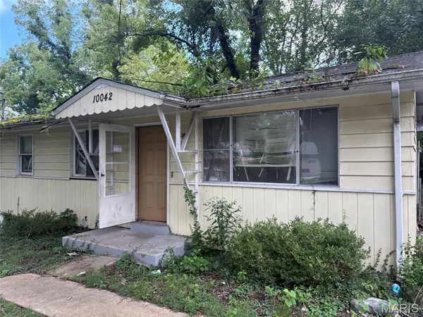10042 Green Valley DR, St Louis, MO 63136