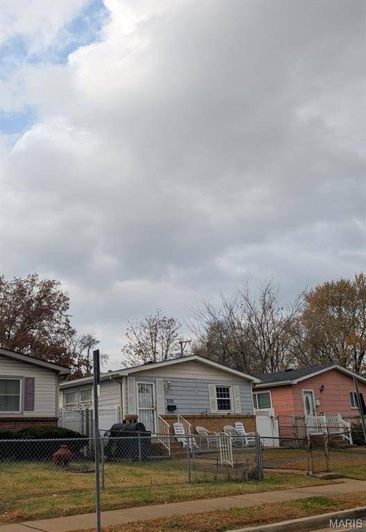 2226 Sullivan AVE, St Louis, MO 63107