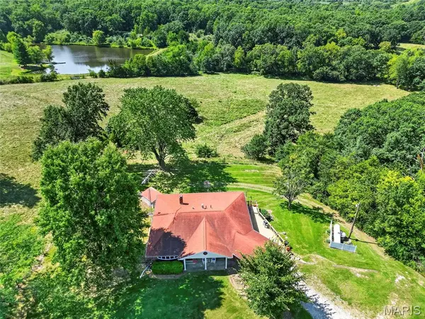 14524 Pike 277, Louisiana, MO 63353