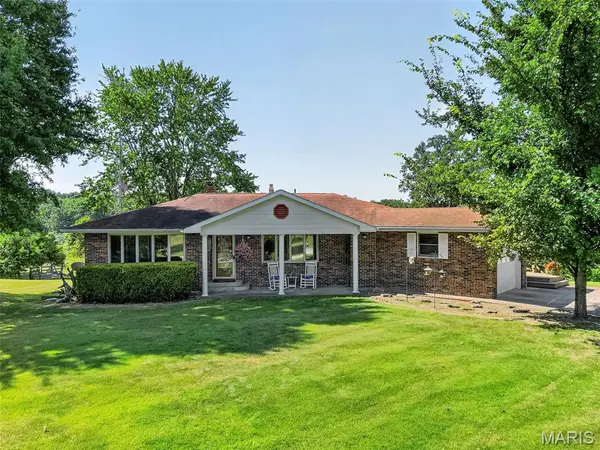 14524 Pike 277, Louisiana, MO 63353