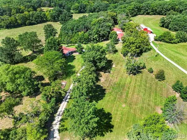 14524 Pike 277, Louisiana, MO 63353