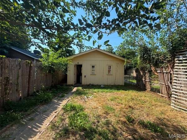 3206 Dakota ST, St Louis, MO 63111