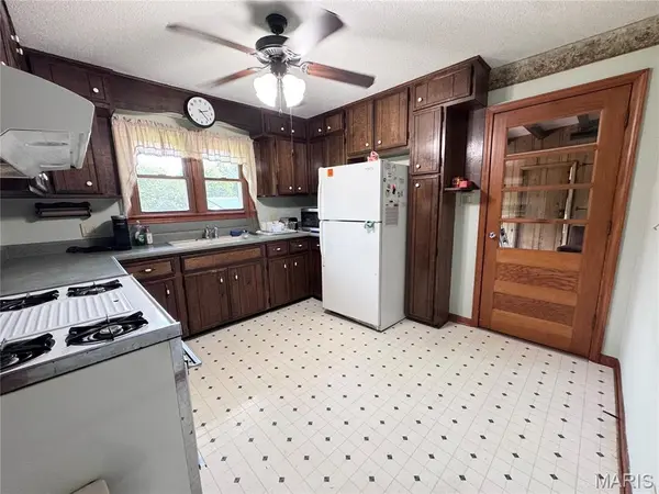 12492 New London Gravel, New London, MO 63459