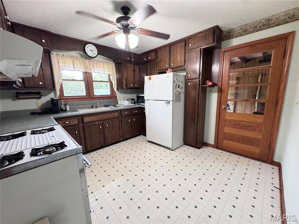 12492 New London Gravel, New London, MO 63459