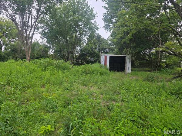 45 Ponder Rd, Elsberry, MO 63343