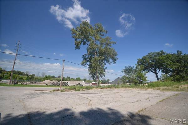 308 Old State Route 3, Columbia, IL 62236