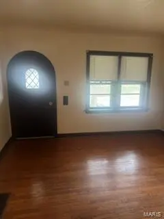 5011 Pernod AVE, St Louis, MO 63139