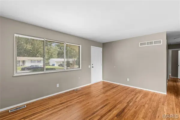 1770 Tahoe DR, Florissant, MO 63031