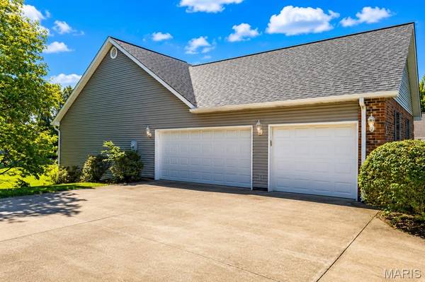 228 Lakeview DR, Farmington, MO 63640