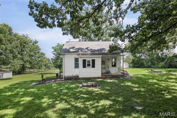 215 N Herman ST, Lebanon, IL 62254