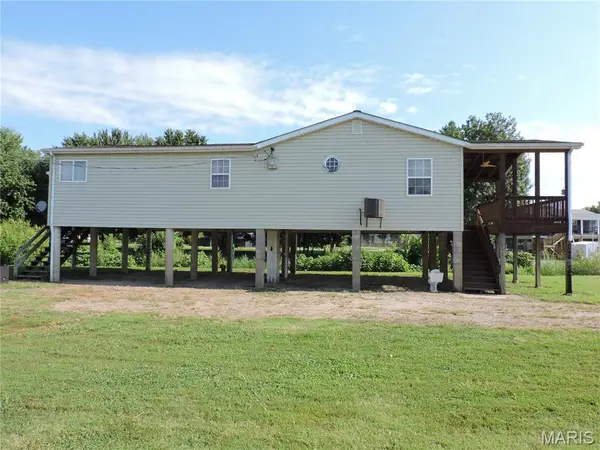 11 N River RD, Elsberry, MO 63343