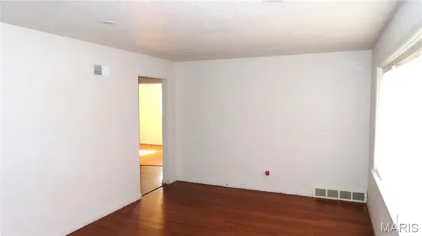 100 Florwood CT, St Louis, MO 63135