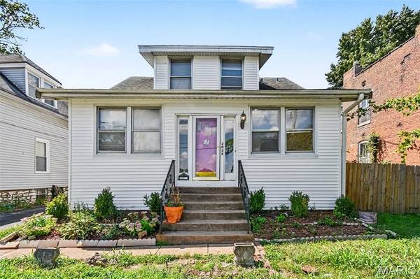 2038 McLaran AVE, St Louis, MO 63136
