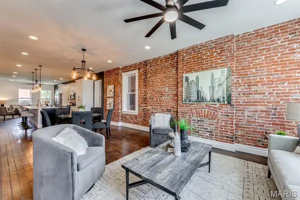 2741 Utah ST, St Louis, MO 63118