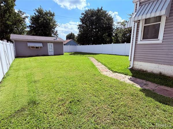 2236 E 24th ST, Granite City, IL 62040