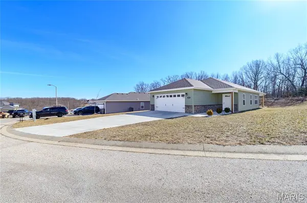 105 Daniels CT, St Robert, MO 65584