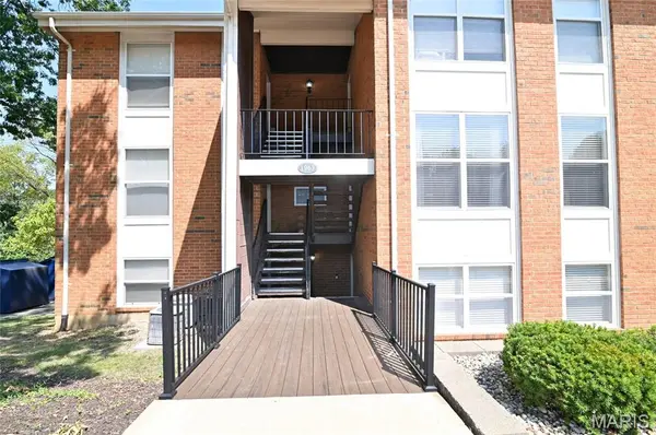 1963 Greenpoint DR #203, St Louis, MO 63122