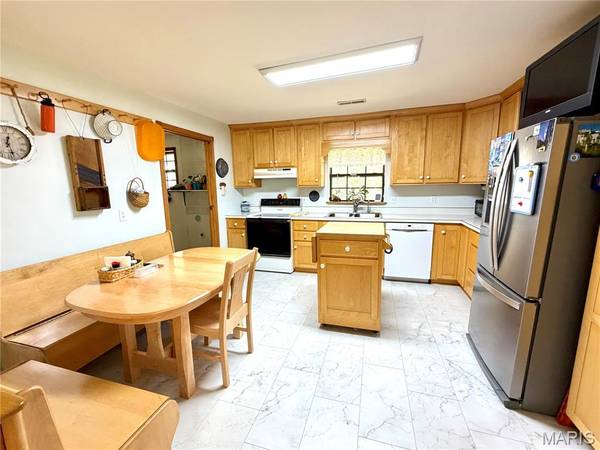 352 Highway M, Steelville, MO 65565