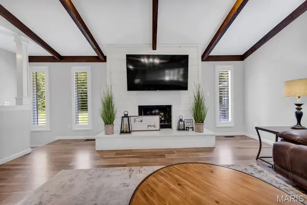 2 Bridal Oak CT, O'fallon, MO 63366