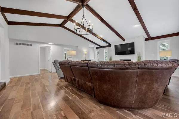 2 Bridal Oak CT, O'fallon, MO 63366