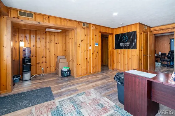 1403 Locust, Eldorado, IL 62930