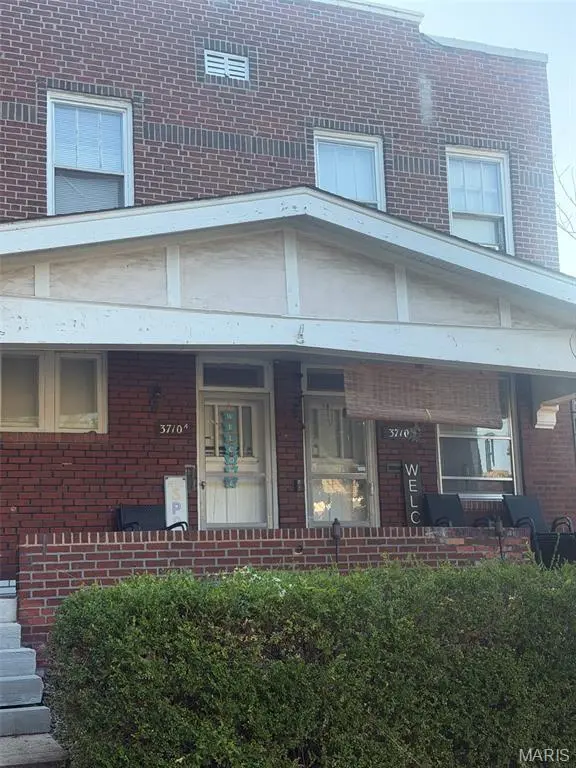 3710 S Spring AVE, St Louis, MO 63116