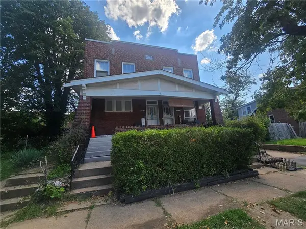 3710 S Spring AVE, St Louis, MO 63116