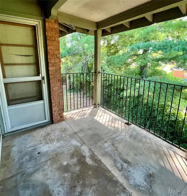 8732 Santa Bella DR #F, Hazelwood, MO 63042