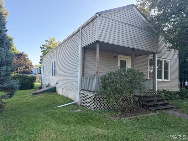 611 Clark ST, Canton, MO 63435