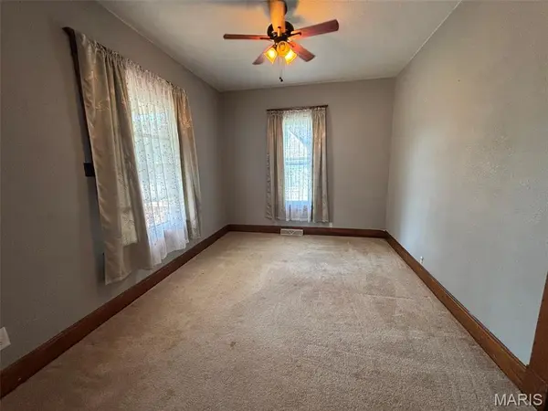 325 South Shelby ST, Shelbina, MO 63468