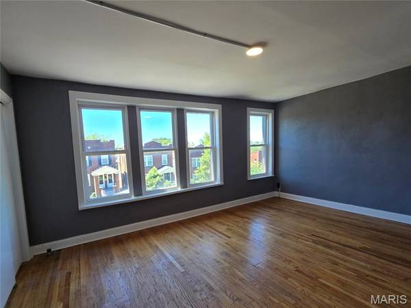 3915 Miami ST, St Louis, MO 63116