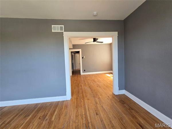 3915 Miami ST, St Louis, MO 63116