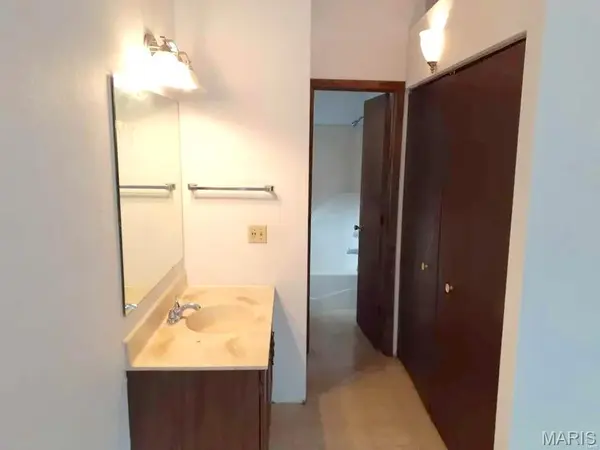 62 PEACHTREE LN, Fairview Heights, IL 62208