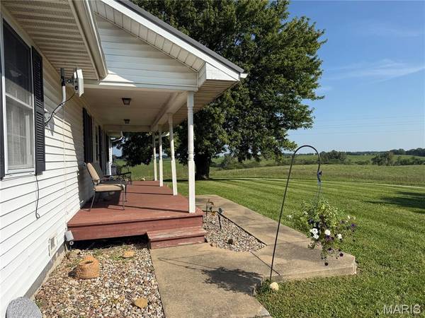 19182 Missouri DR, Glenwood, MO 63541