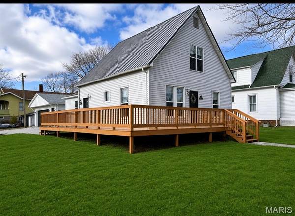 720 Chase ST, Hillsboro, IL 62049
