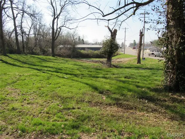 6405 GODFREY RD, Godfrey, IL 62035