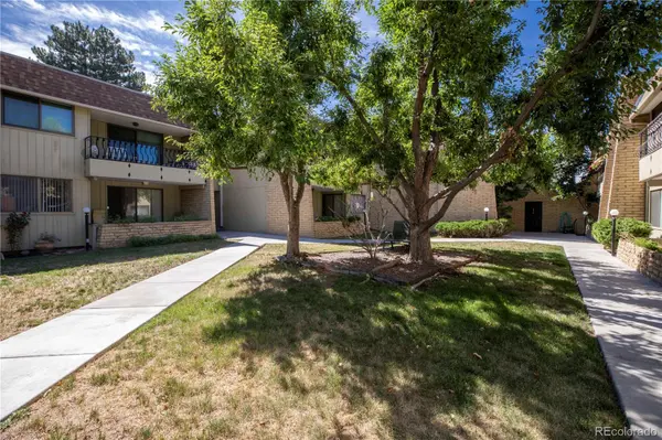 5882 E Ithaca PL #204, Denver, CO 80237