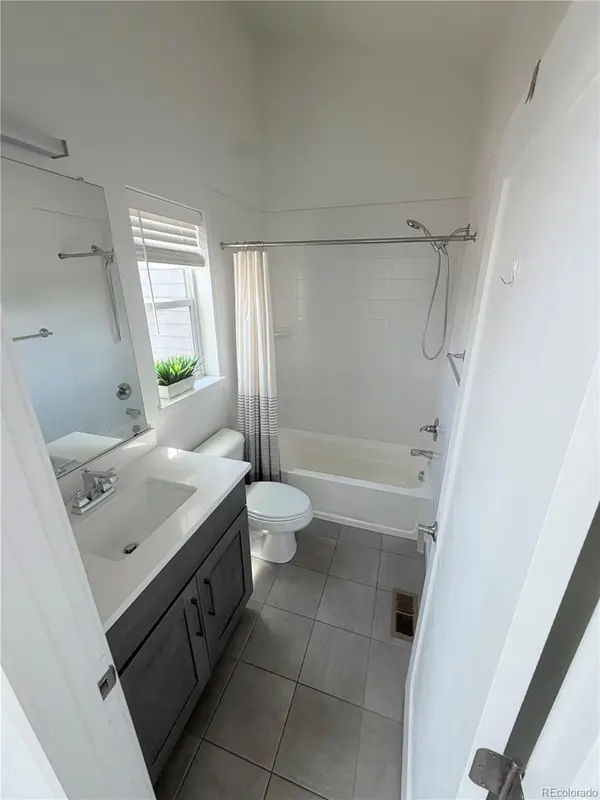 8711 E Hampden AVE #4, Denver, CO 80231