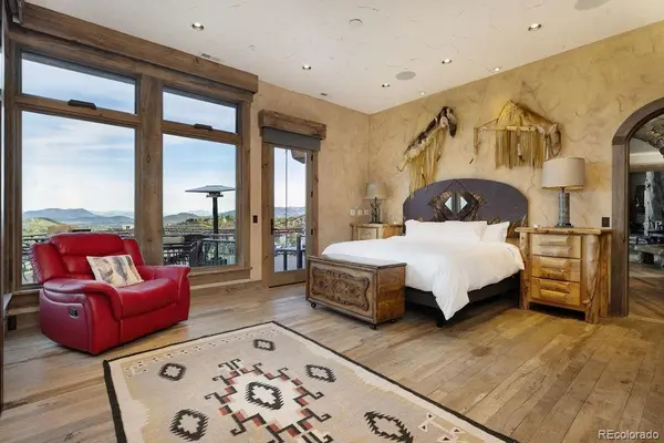 2555 Ski Trail LN, Steamboat Springs, CO 80487