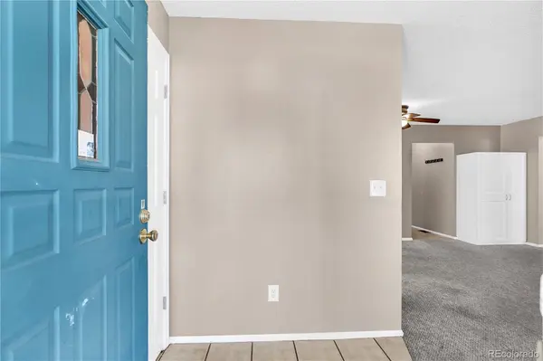 12524 E Pacific CIR #B, Aurora, CO 80014