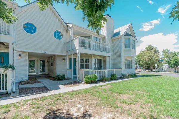 12524 E Pacific CIR #B, Aurora, CO 80014