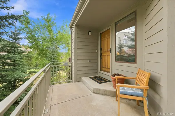 786 Chimney Creek DR #B, Golden, CO 80401